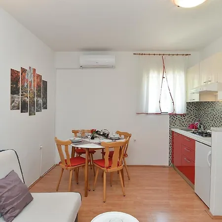 Fuer 4 Personen Ca 35 Qm In Porec, Istrien Istrische Riviera *