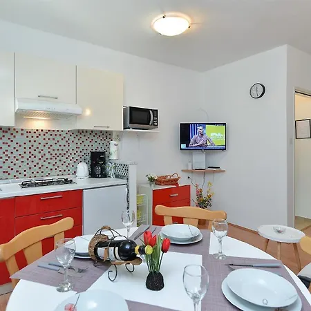 Apartment Fuer 4 Personen Ca 35 Qm In Porec, Istrien Istrische Riviera Porec